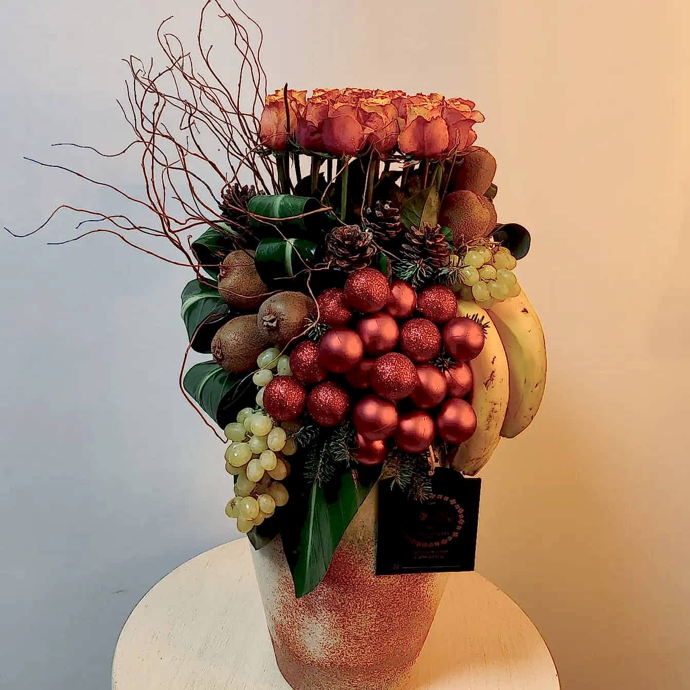 Meyve ve Gül Aranjmanı